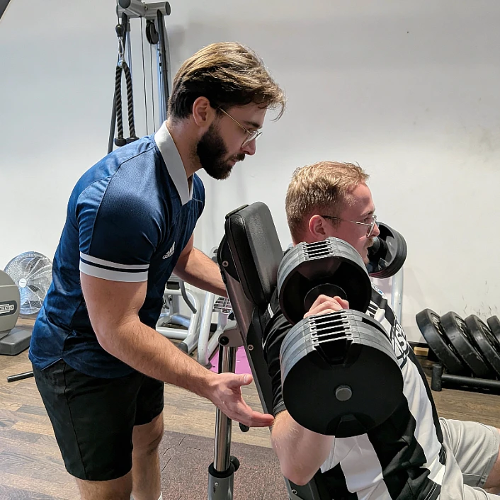 Treningi dla mężczyzn Kraków – budowanie masy mięśniowej i siły